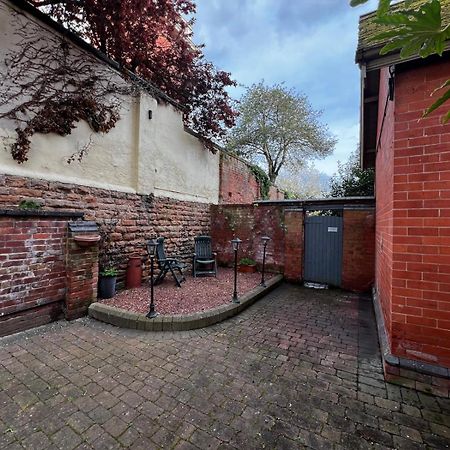 Appartamento Historic House In The Park, Private Courtyard Near The Castle Nottingham Esterno foto